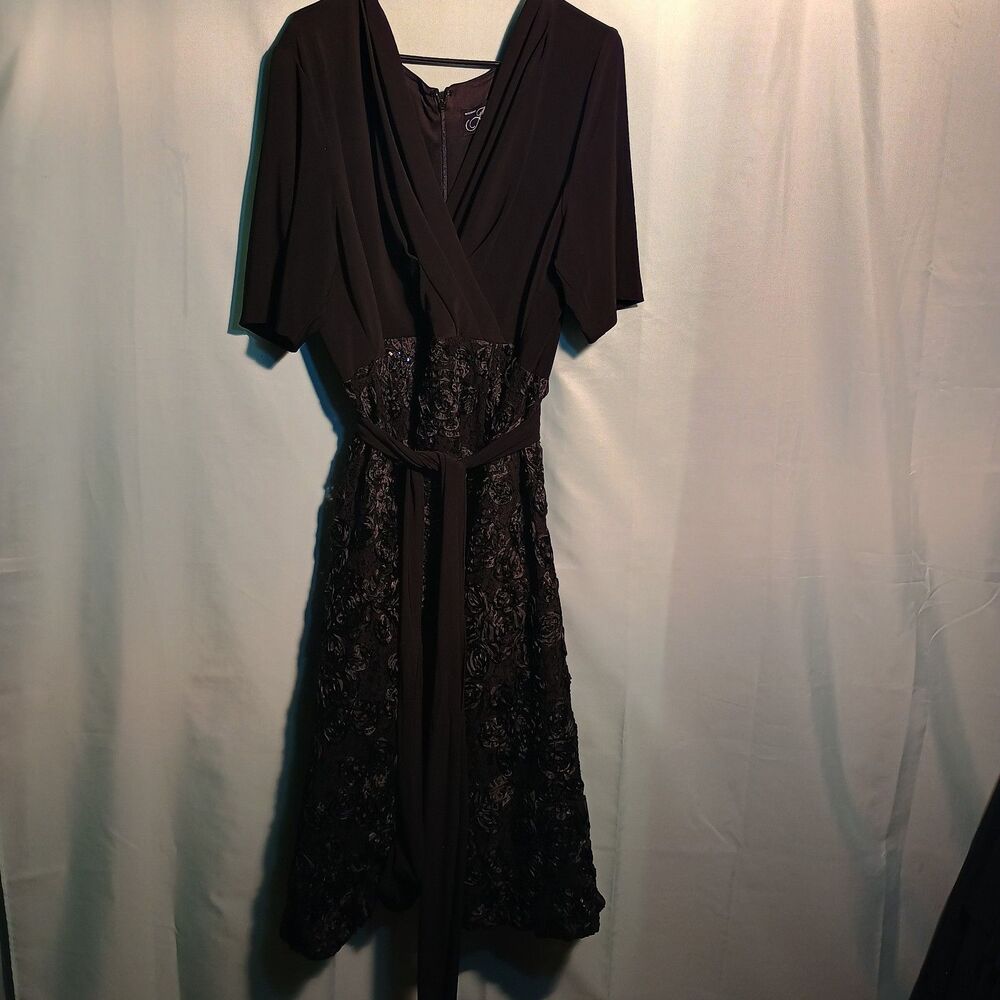 Elegant Black Dress with Floral Embroidered Skirt & Sash – Short Sleeve